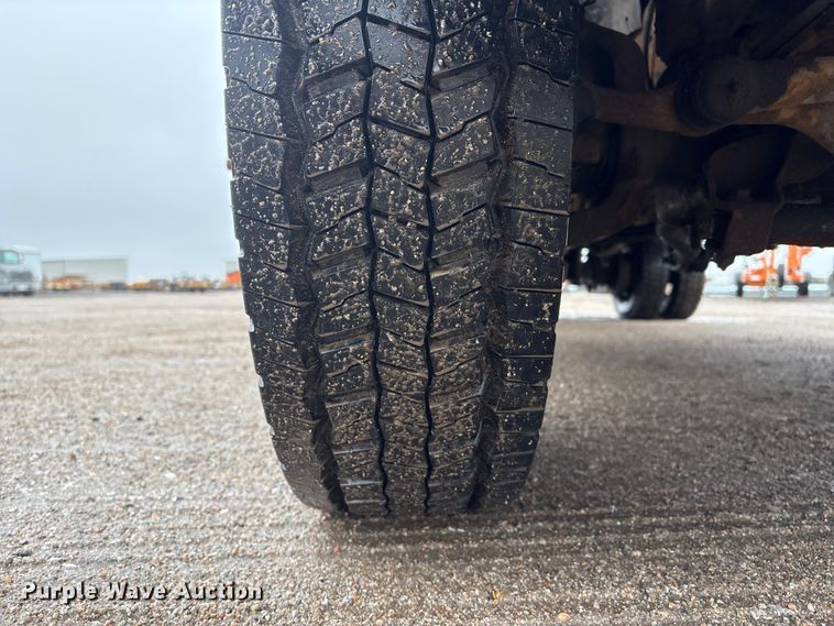 image for item FG2839 2003 Ford F550 bucket truck