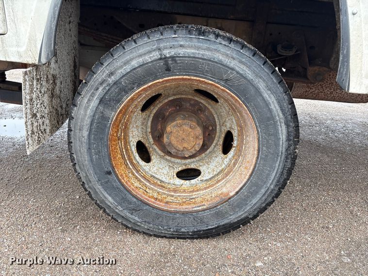 image for item FG2839 2003 Ford F550 bucket truck