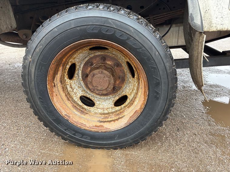 image for item FG2839 2003 Ford F550 bucket truck