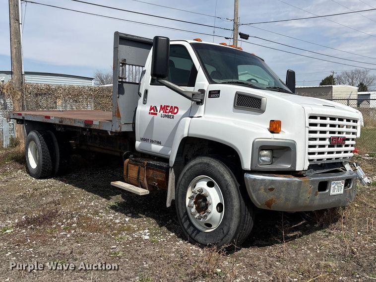 image for item FG2872 2006 GMC C6500 flatbed truck