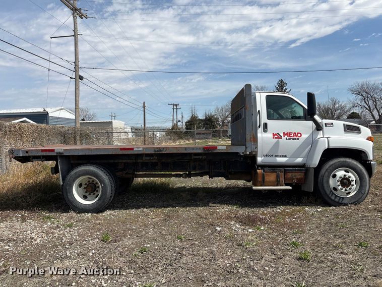 image for item FG2872 2006 GMC C6500 flatbed truck