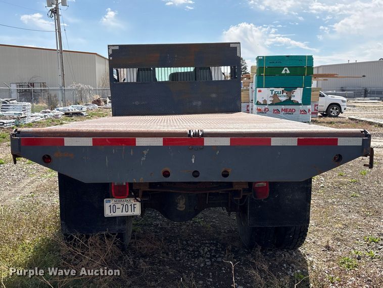 image for item FG2872 2006 GMC C6500 flatbed truck