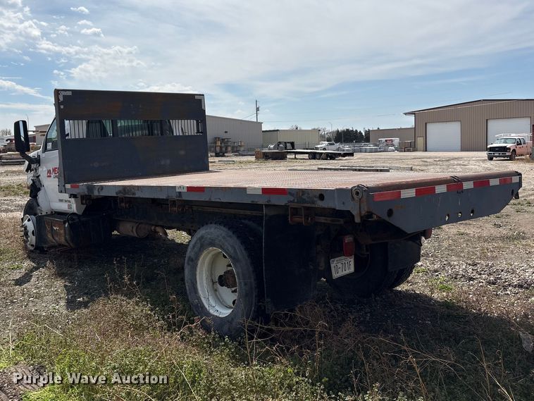 image for item FG2872 2006 GMC C6500 flatbed truck