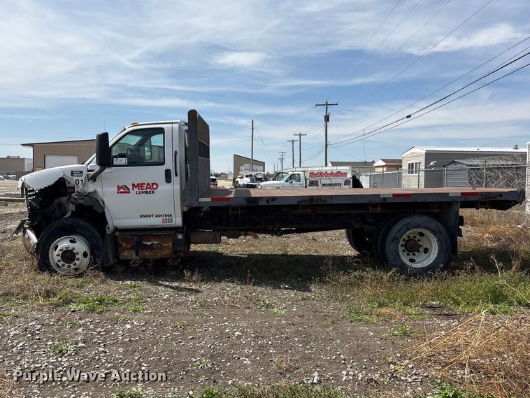 image for item FG2872 2006 GMC C6500 flatbed truck
