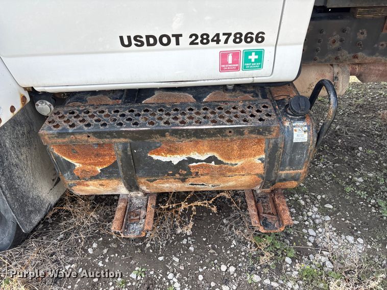 image for item FG2872 2006 GMC C6500 flatbed truck