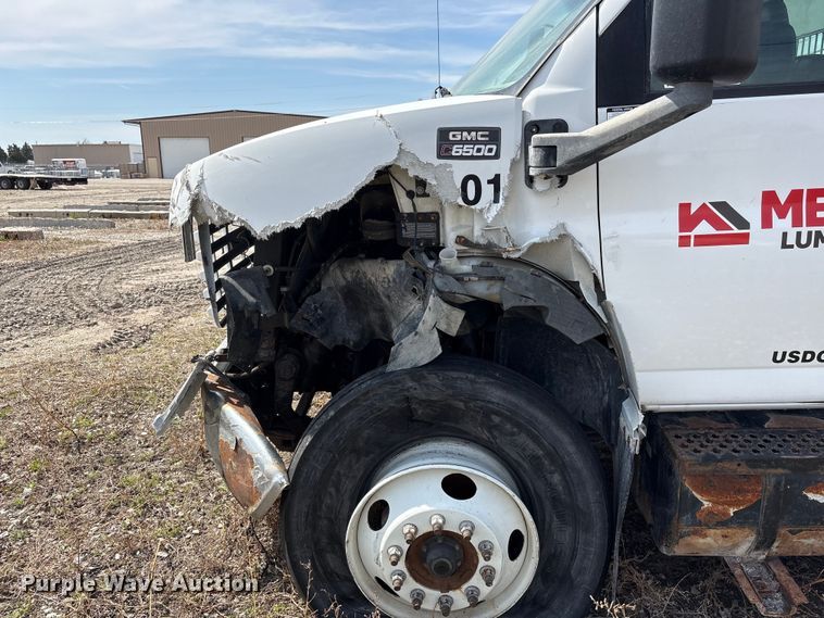 image for item FG2872 2006 GMC C6500 flatbed truck