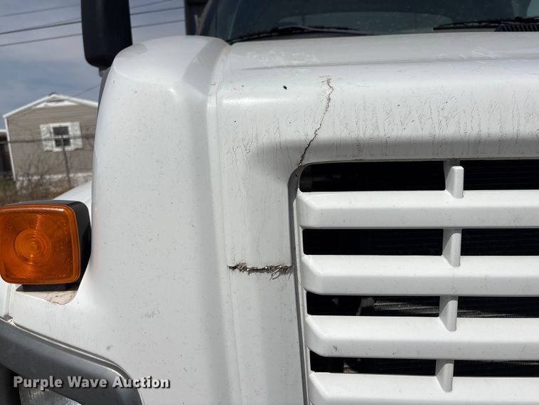 image for item FG2872 2006 GMC C6500 flatbed truck