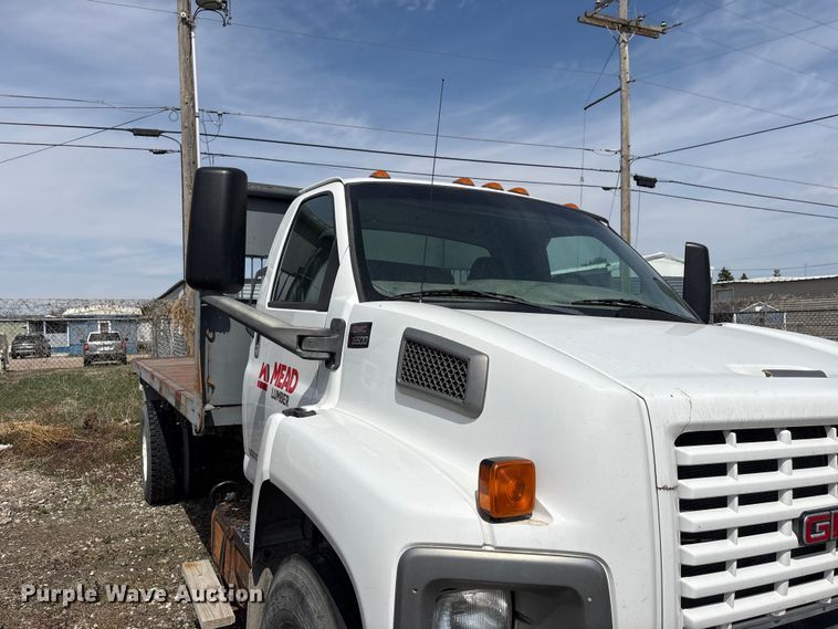 image for item FG2872 2006 GMC C6500 flatbed truck