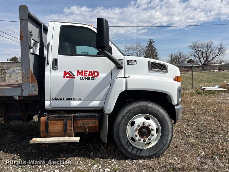 image for item FG2872 2006 GMC C6500 flatbed truck