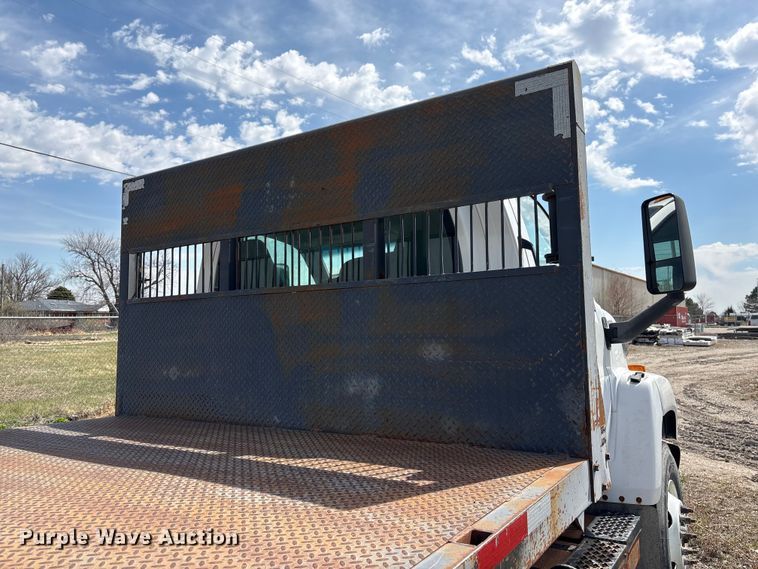 image for item FG2872 2006 GMC C6500 flatbed truck