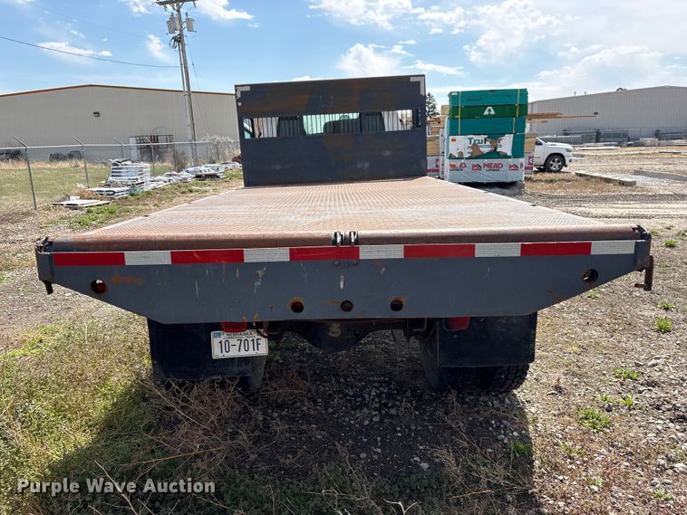 image for item FG2872 2006 GMC C6500 flatbed truck