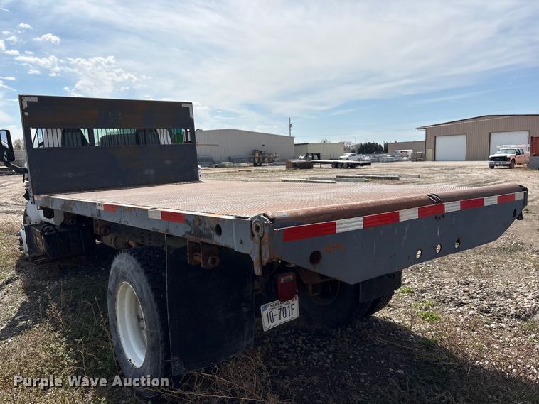 image for item FG2872 2006 GMC C6500 flatbed truck