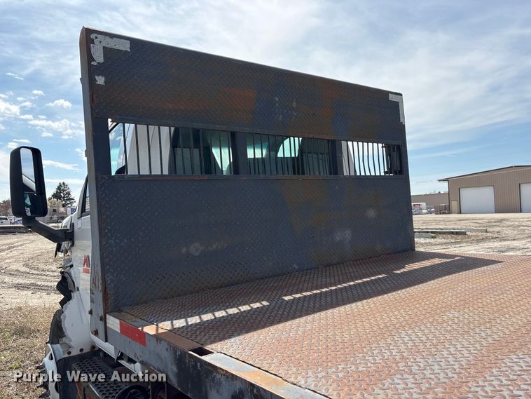 image for item FG2872 2006 GMC C6500 flatbed truck