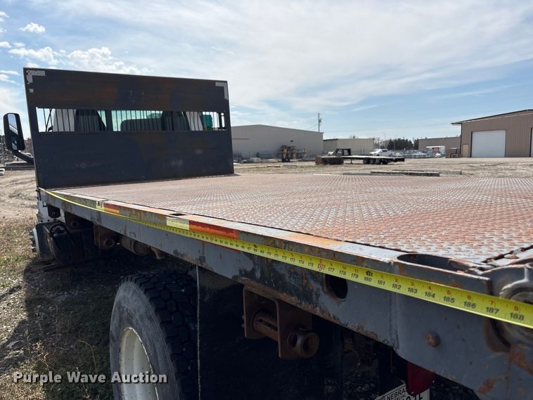 image for item FG2872 2006 GMC C6500 flatbed truck