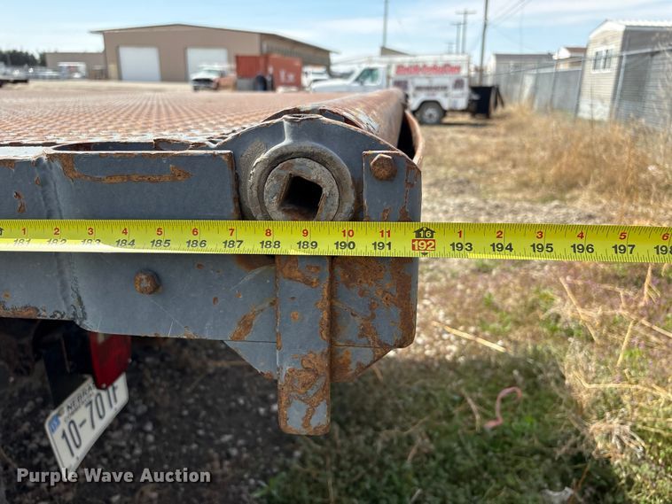 image for item FG2872 2006 GMC C6500 flatbed truck