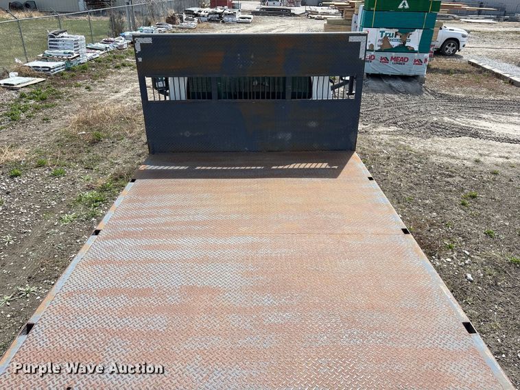 image for item FG2872 2006 GMC C6500 flatbed truck