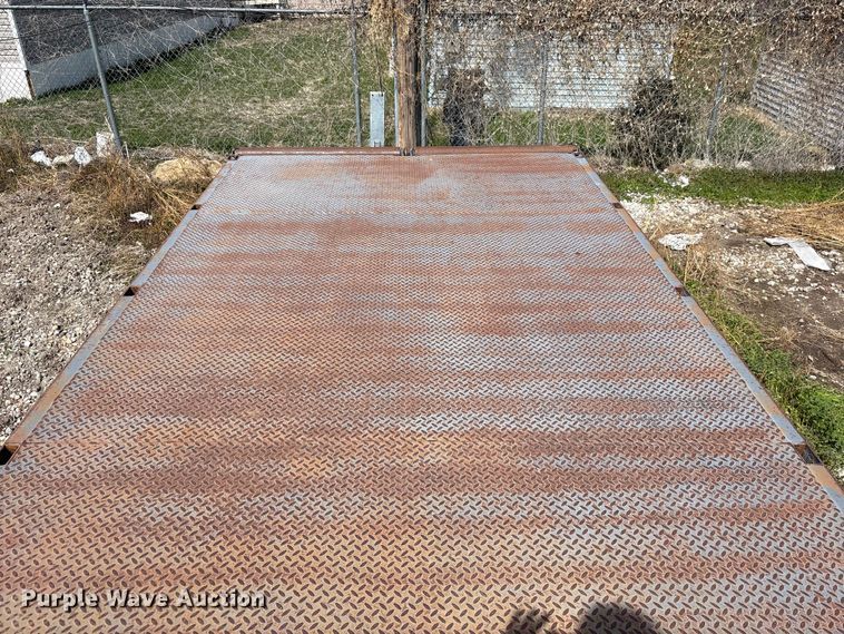 image for item FG2872 2006 GMC C6500 flatbed truck