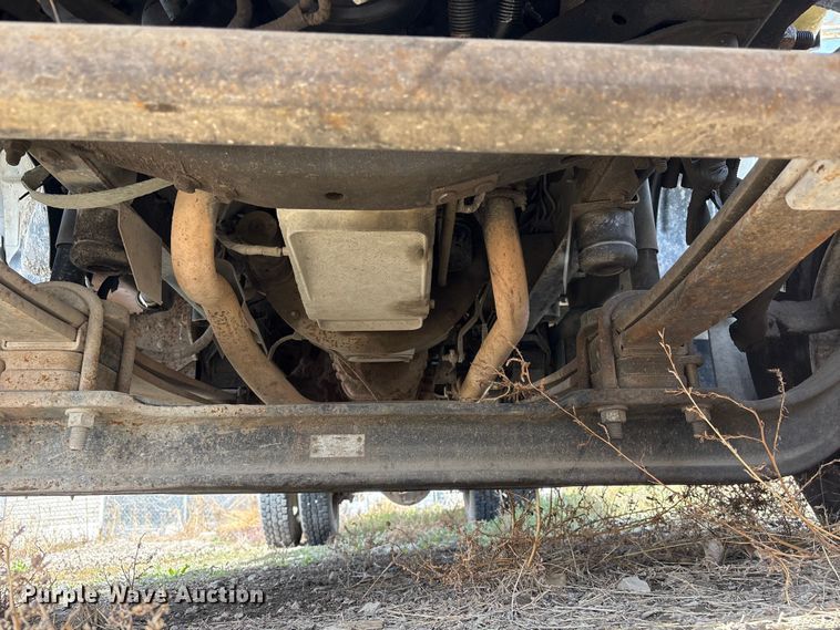 image for item FG2872 2006 GMC C6500 flatbed truck