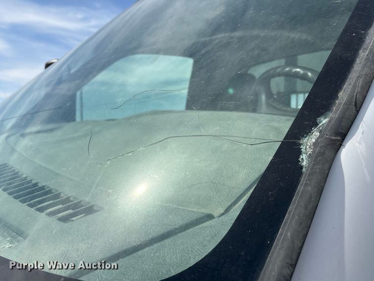 image for item FG2872 2006 GMC C6500 flatbed truck