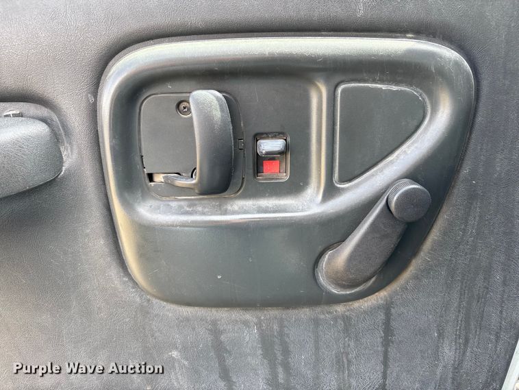 image for item FG2872 2006 GMC C6500 flatbed truck