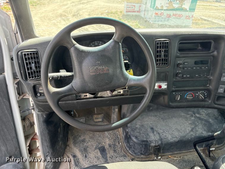 image for item FG2872 2006 GMC C6500 flatbed truck