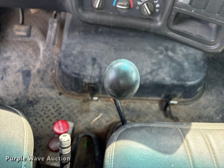 image for item FG2872 2006 GMC C6500 flatbed truck