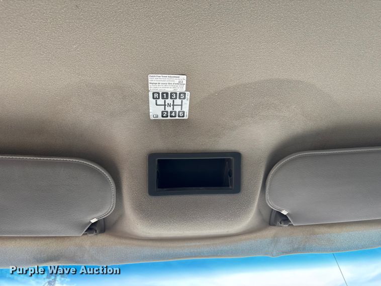 image for item FG2872 2006 GMC C6500 flatbed truck