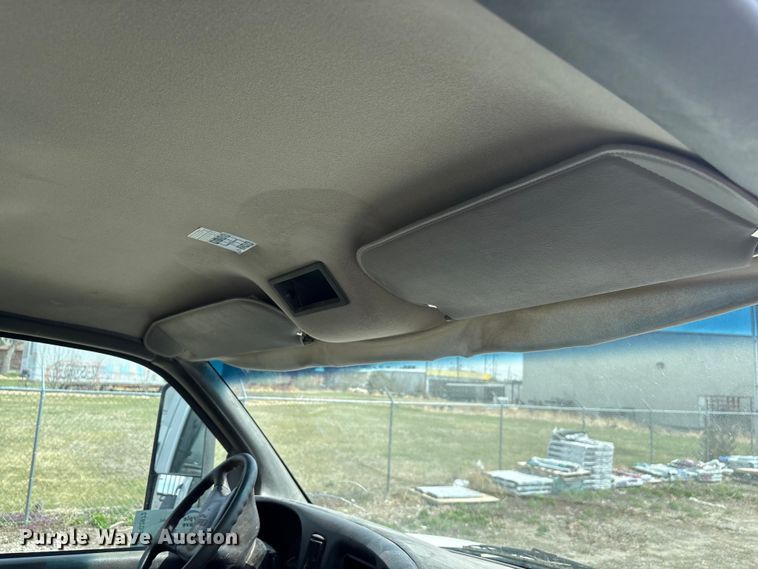 image for item FG2872 2006 GMC C6500 flatbed truck