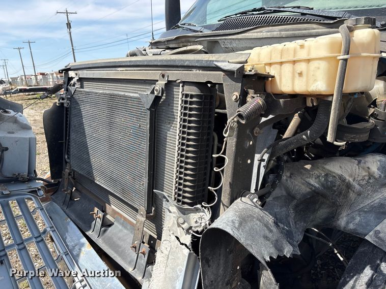 image for item FG2872 2006 GMC C6500 flatbed truck