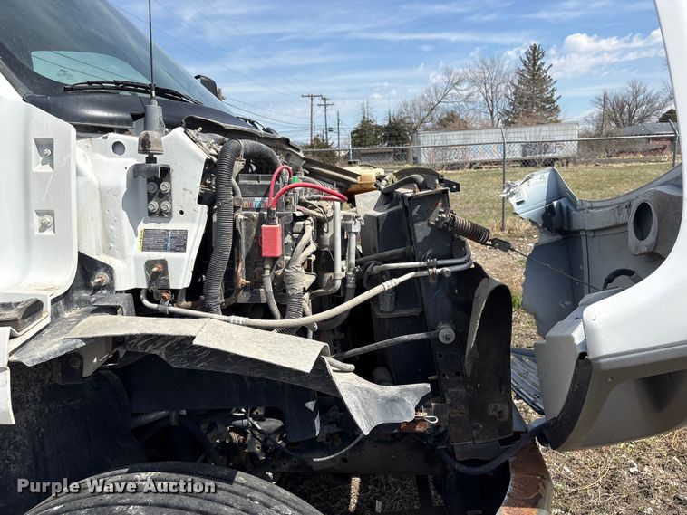 image for item FG2872 2006 GMC C6500 flatbed truck