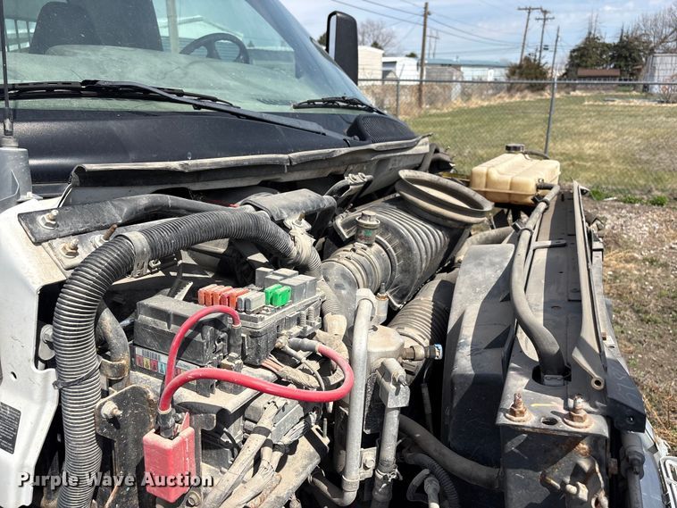 image for item FG2872 2006 GMC C6500 flatbed truck