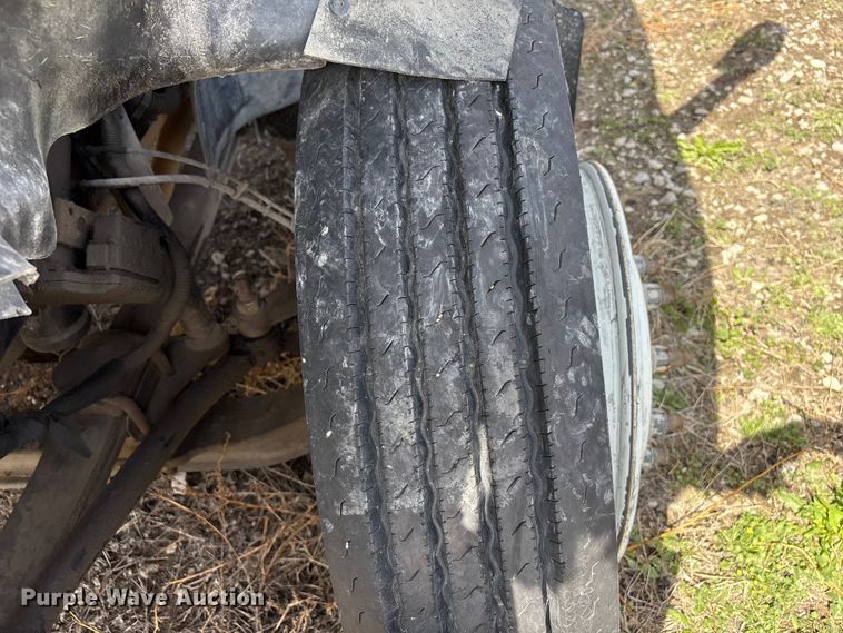 image for item FG2872 2006 GMC C6500 flatbed truck