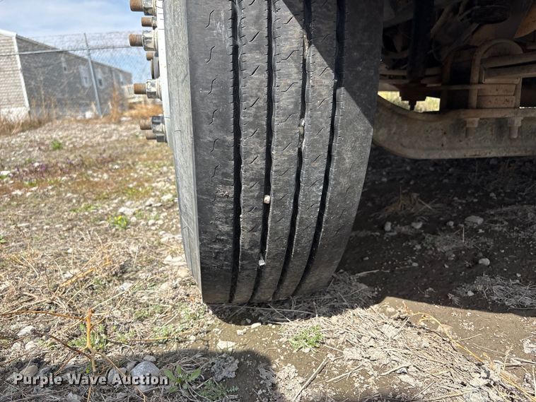 image for item FG2872 2006 GMC C6500 flatbed truck