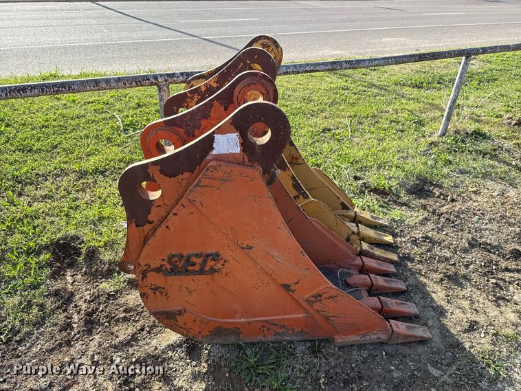 image for item FH6506 (2) SEC excavator buckets
