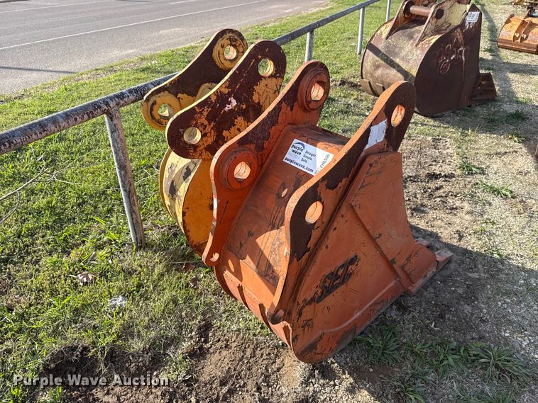 image for item FH6506 (2) SEC excavator buckets