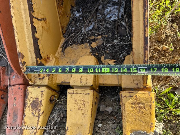 image for item FH6506 (2) SEC excavator buckets