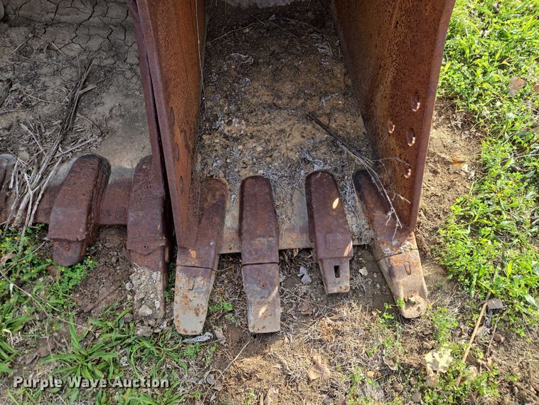 image for item FH6511 (2) excavator buckets