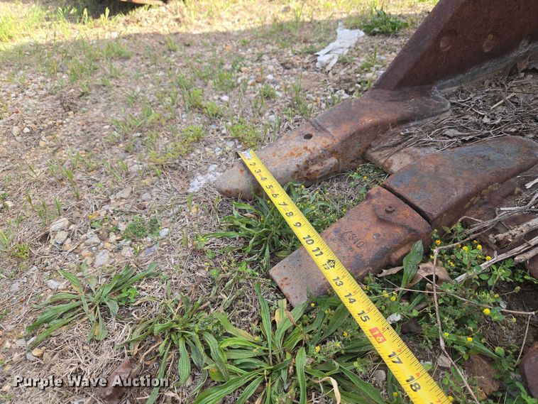 image for item FH6511 (2) excavator buckets