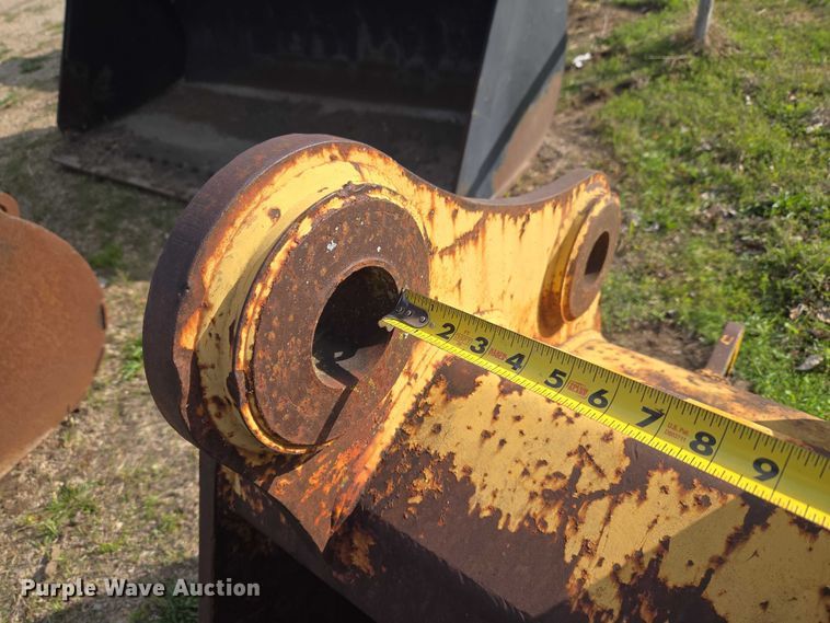 image for item FH6511 (2) excavator buckets