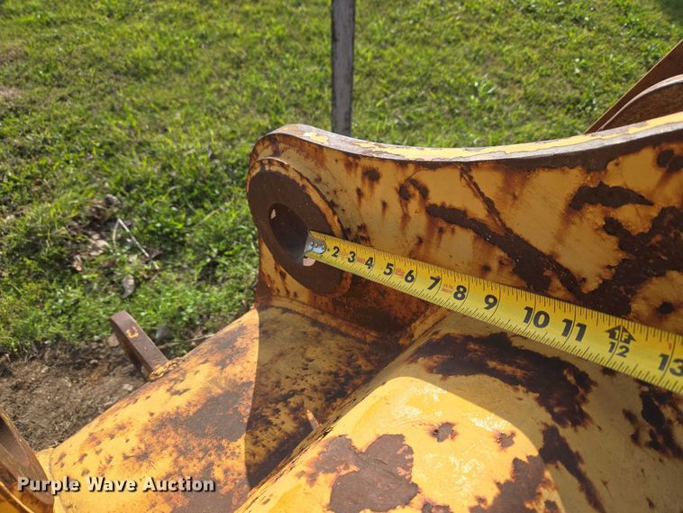 image for item FH6511 (2) excavator buckets