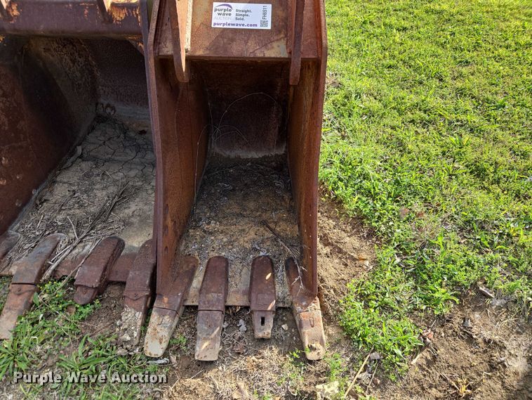 image for item FH6511 (2) excavator buckets