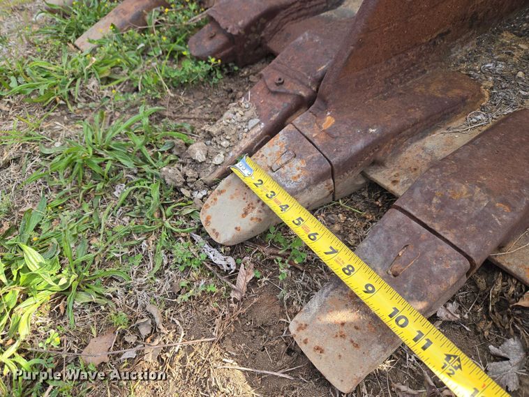 image for item FH6511 (2) excavator buckets