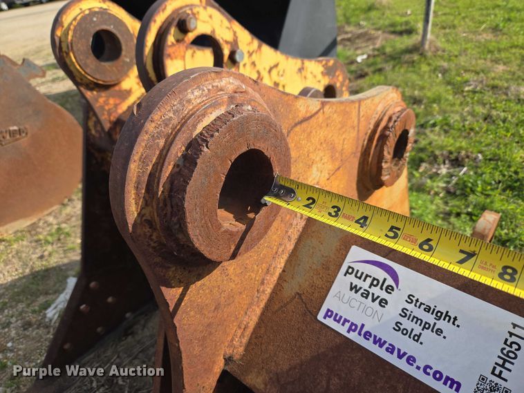 image for item FH6511 (2) excavator buckets