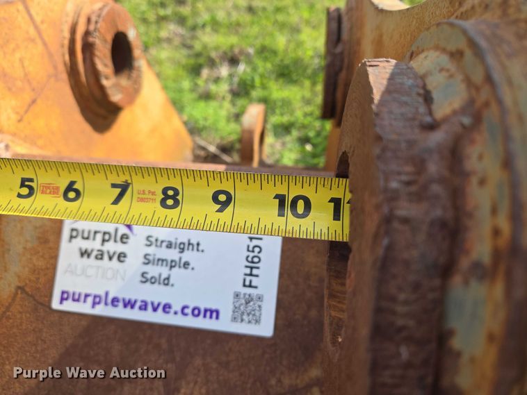 image for item FH6511 (2) excavator buckets