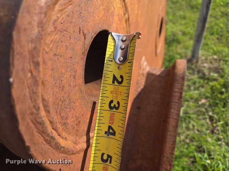 image for item FH6511 (2) excavator buckets