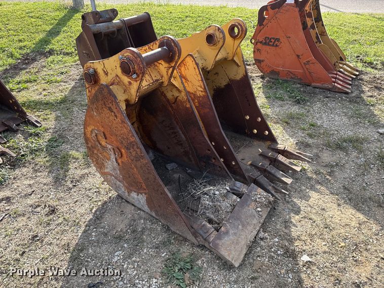 image for item FH6513 (2) C&P excavator buckets