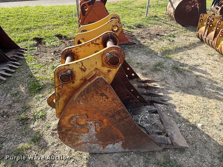 image for item FH6513 (2) C&P excavator buckets