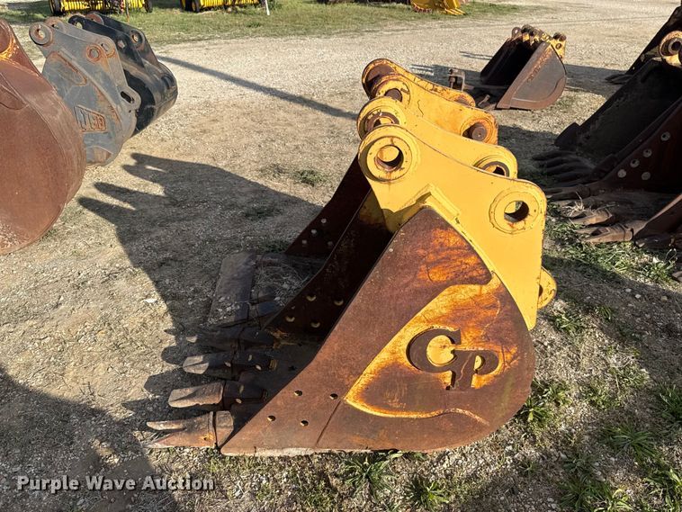 image for item FH6513 (2) C&P excavator buckets