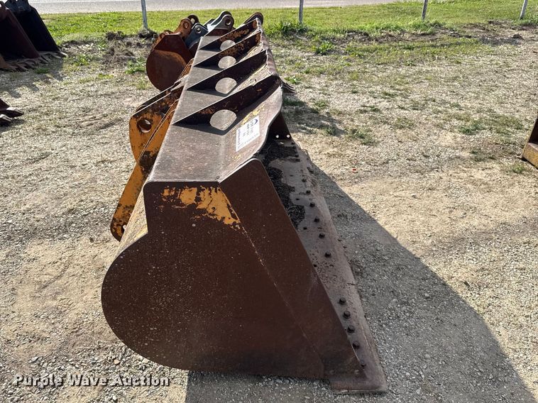 image for item FH6518 Loader bucket