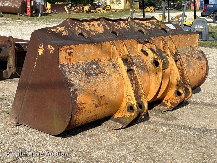 image for item FH6518 Loader bucket